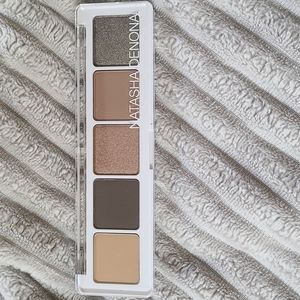 Eyeshadow pallet